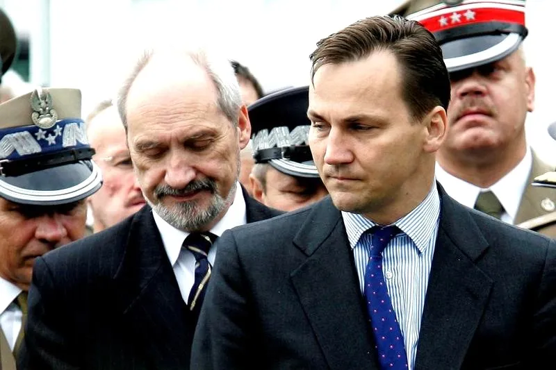 Co Macierewicz przekazał Morawieckiemu? Padła jasna deklaracja