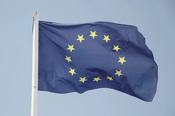 Dlaczego flaga Unii Europejskiej ma 12 gwiazdek?