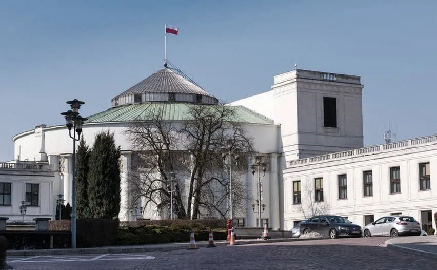 Jak wygląda praca parlamentu w Polsce? Odkrywamy jego rolę i zadania