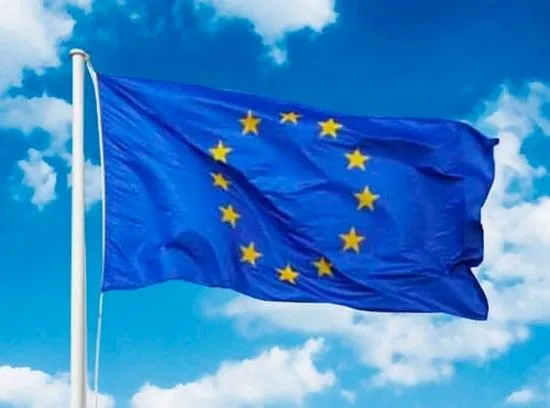 Jak zrobić flagę Unii Europejskiej? Prosty projekt krok po kroku