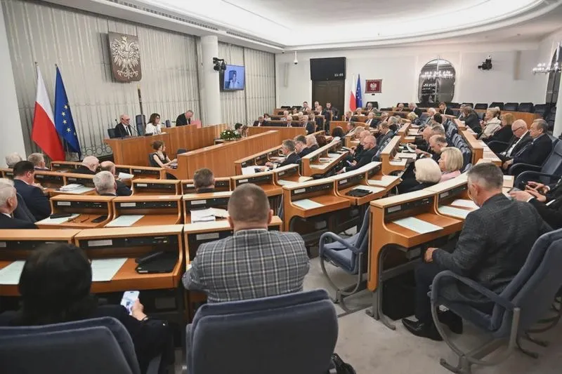 Jakie partie w senacie wpływają na polską politykę?