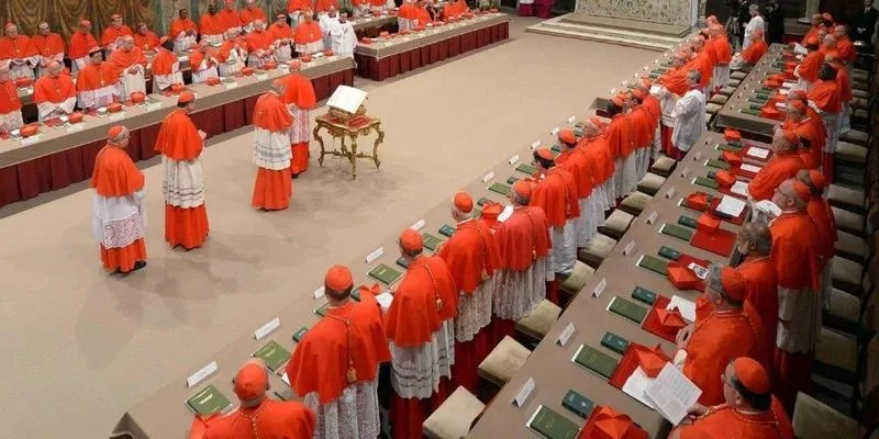 Kiedy odbywa się wybór papieża? Przewodnik po niezwykłym procesie