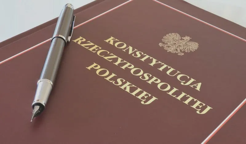 Konstytucja Rzeczypospolitej Polskiej — czym jest i co gwarantuje obywatelom?