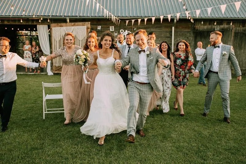 Wesele, a co tam w polityce? Jak połączyć radość z poważnymi tematami