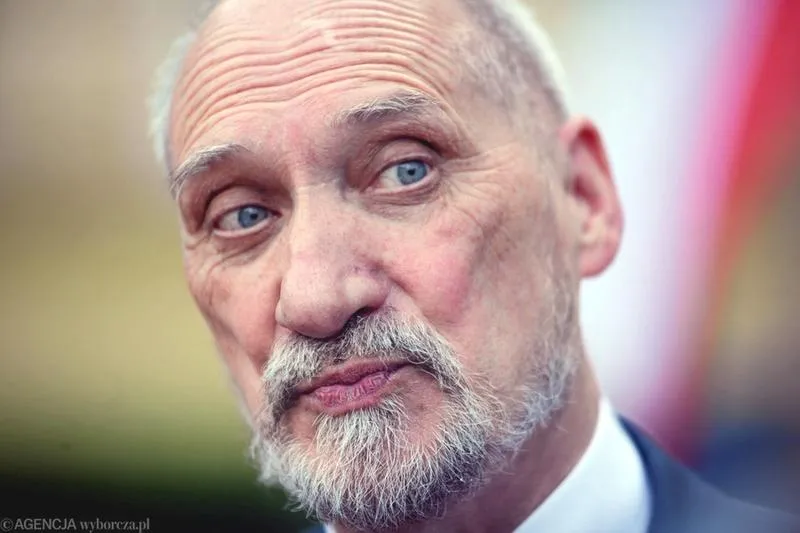 Macierewicz i Morawiecki