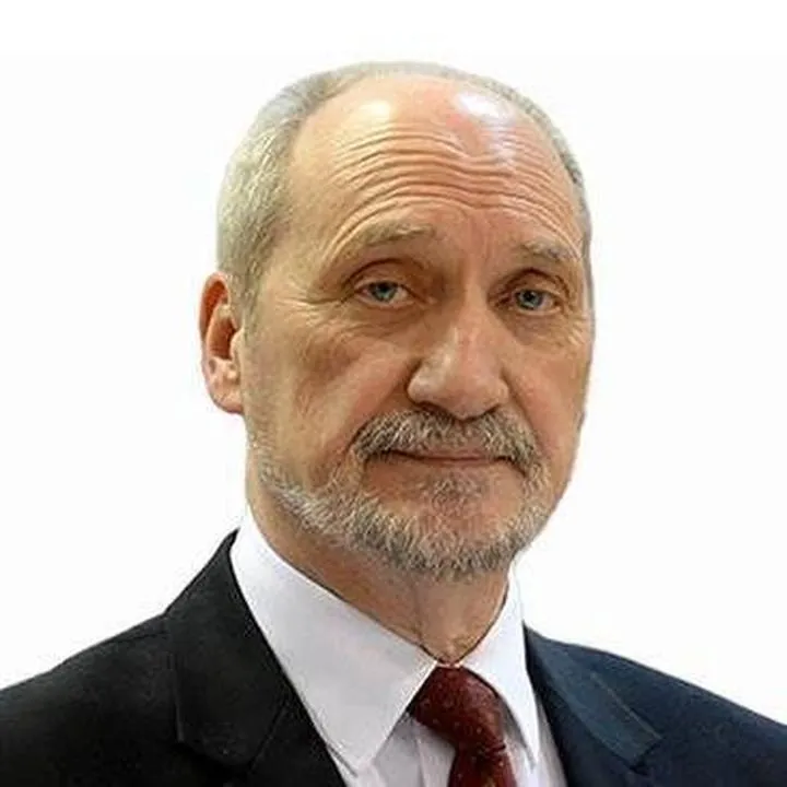 Patryk Vega o Macierewiczu